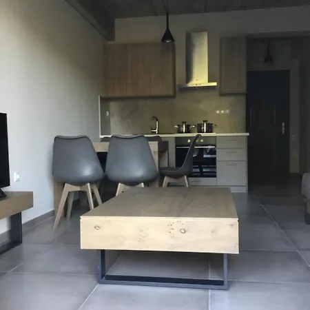 別荘 Lagkada Kariá